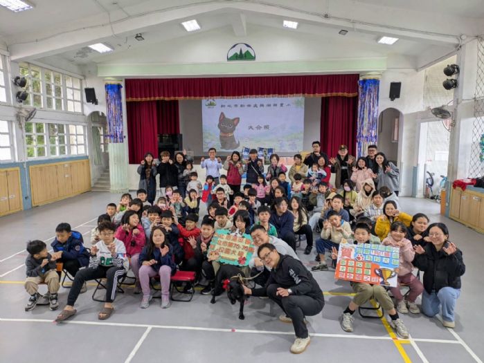 少了一條腿，卻多了整座校園的愛——校犬校貓走進湖田國小，生命教育溫柔落地